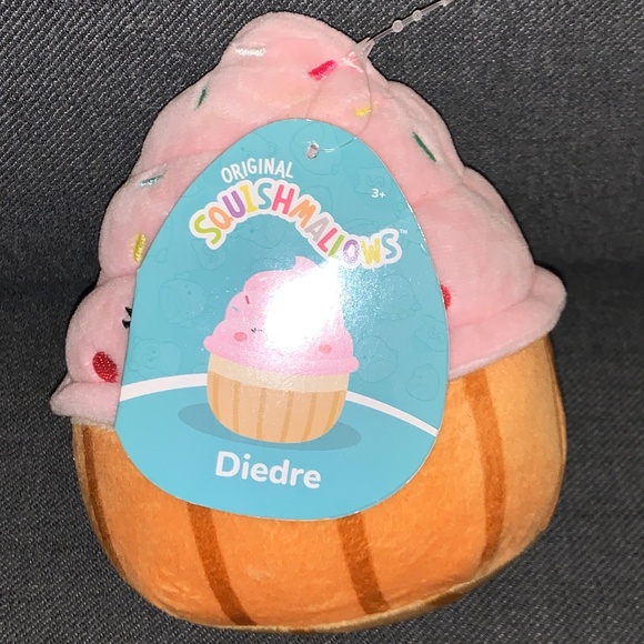🧁 Squishmallows Diedre the Cupcake – 6” Plush – New with Tags 🧁 - Picture 2 of 11